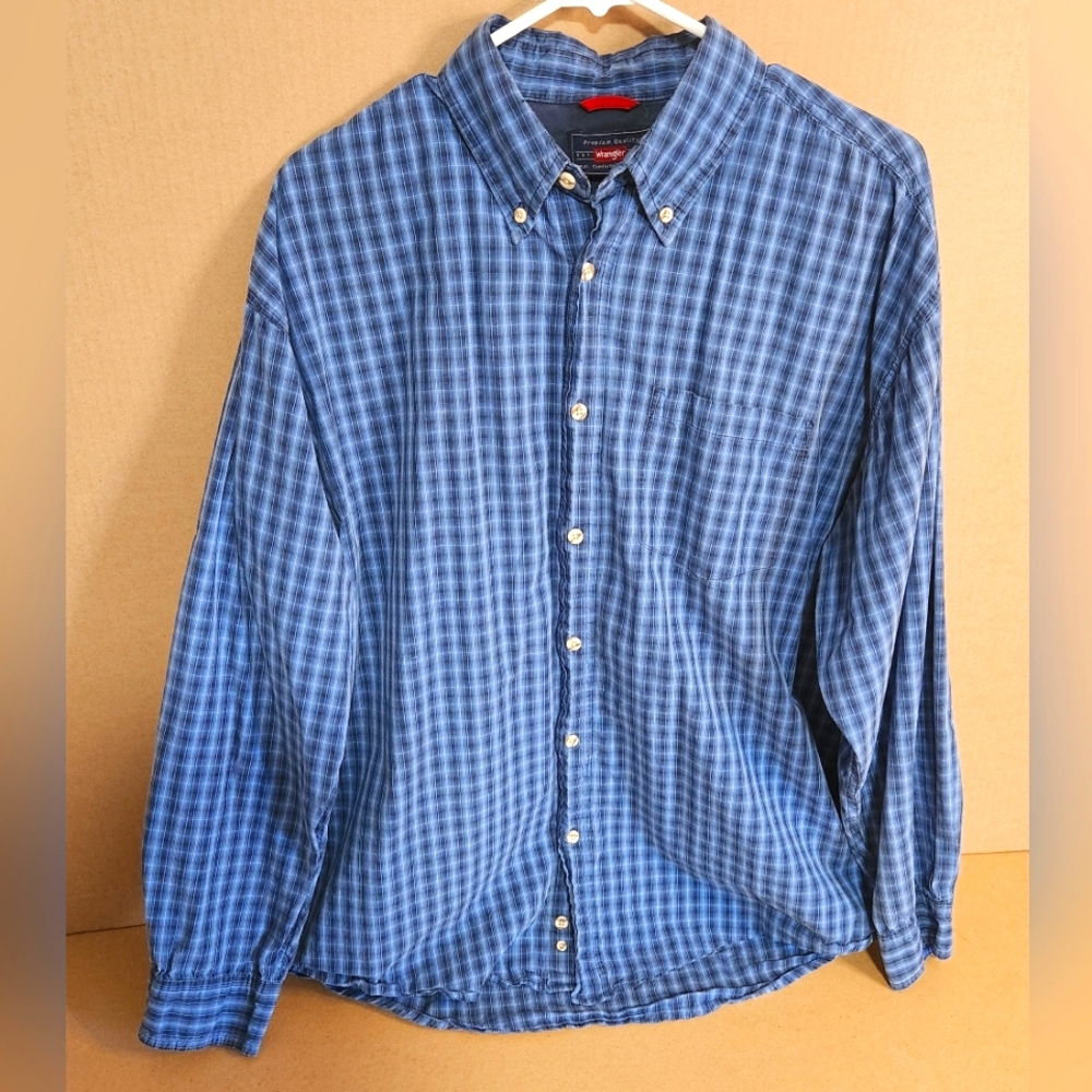 Wrangler Rugged Wear Mens Blue Plaid Long Sleeve Shirt Size L